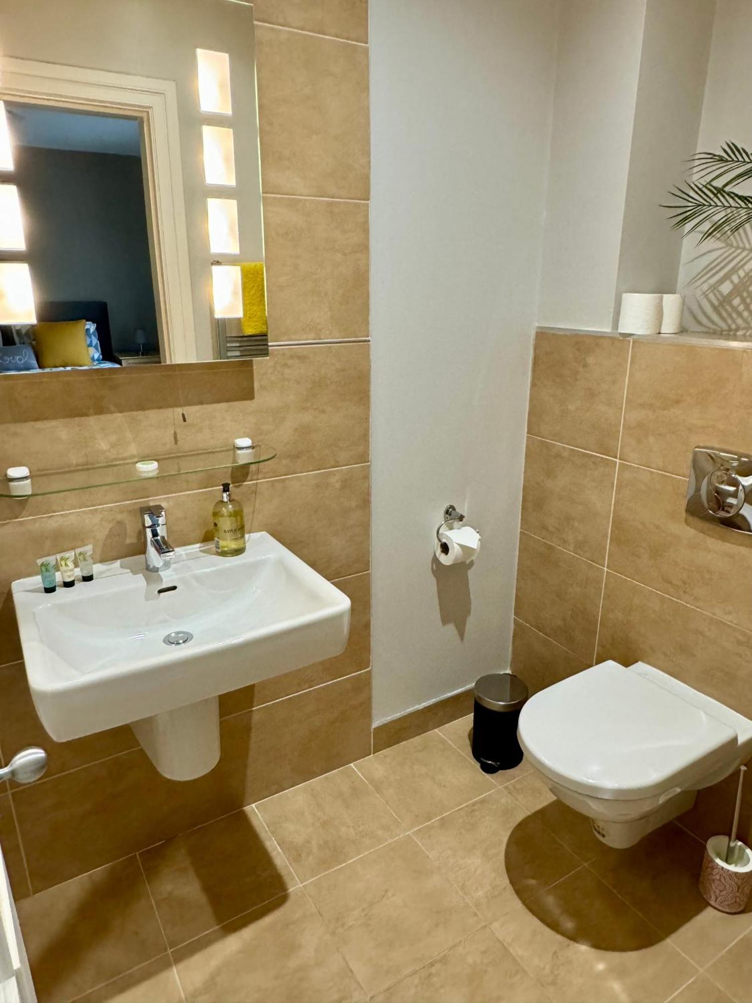 3 Castle Hume Court Holiday House Енискилен Екстериор снимка