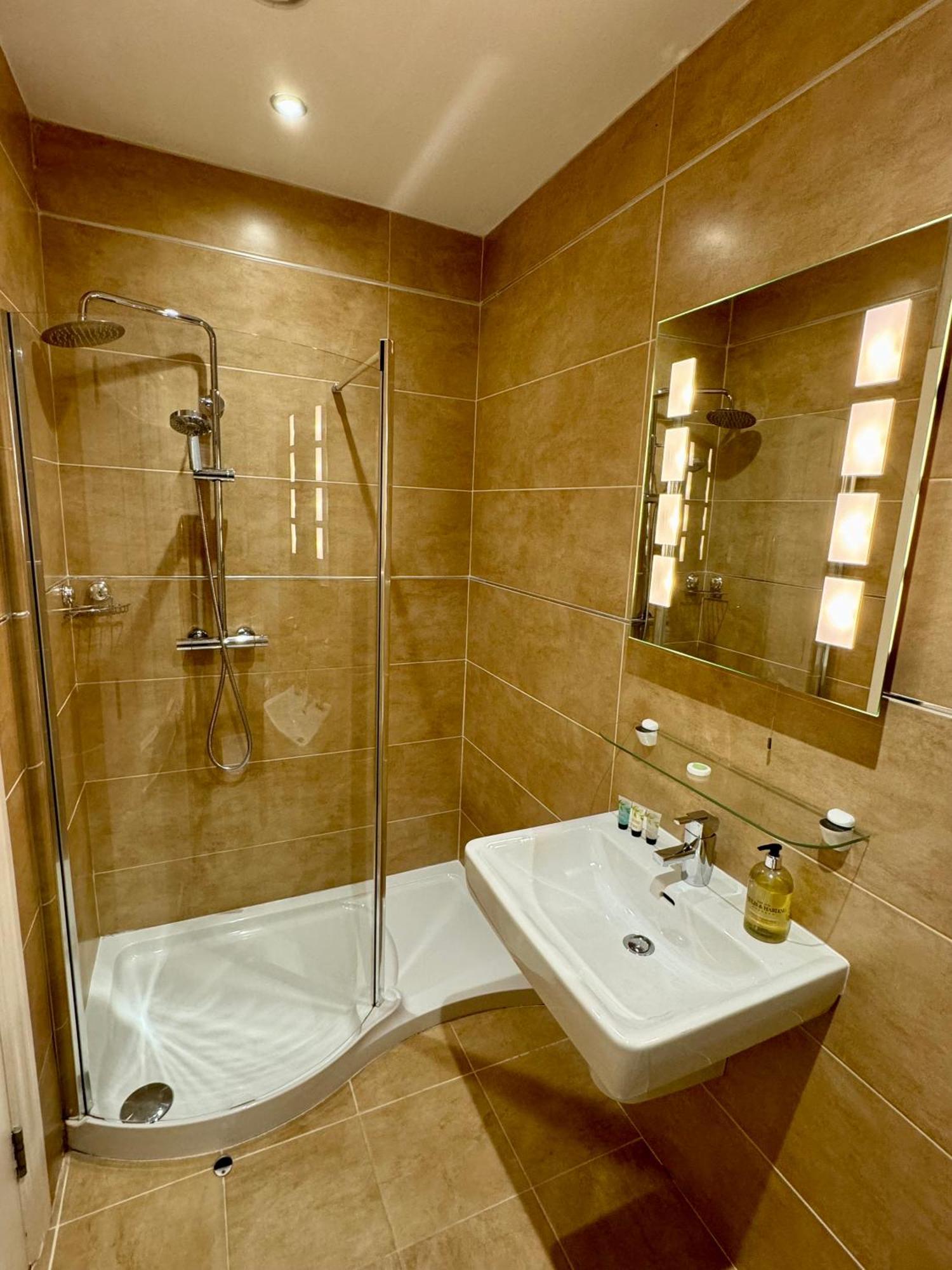 3 Castle Hume Court Holiday House Енискилен Екстериор снимка