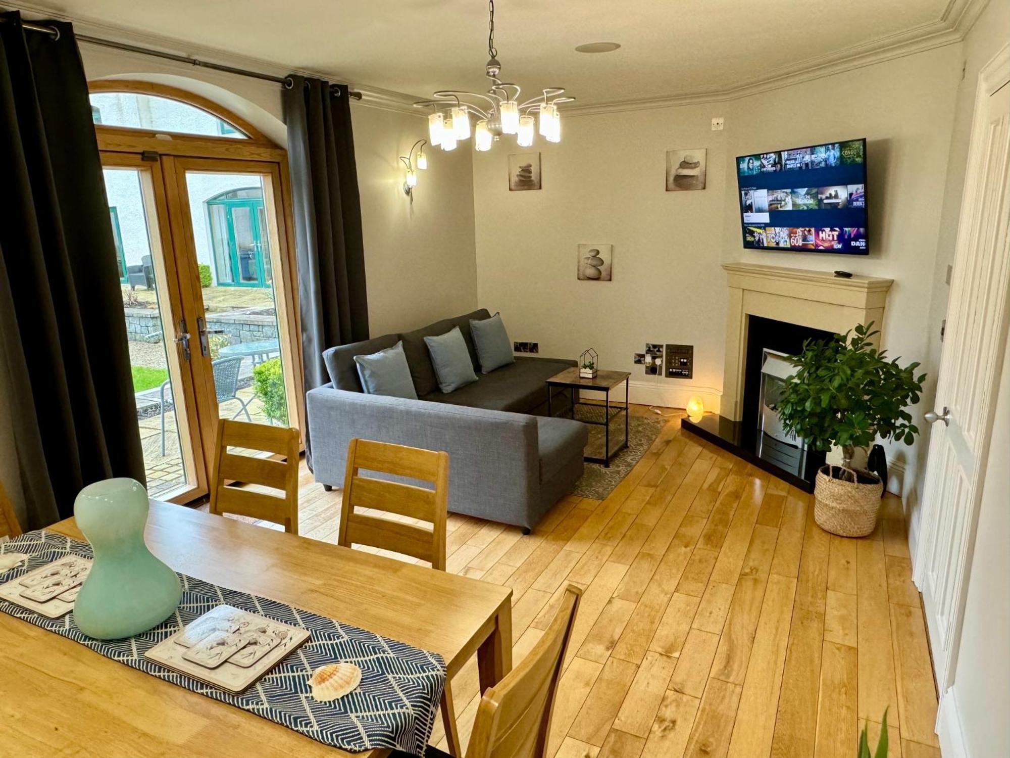 3 Castle Hume Court Holiday House Енискилен Екстериор снимка