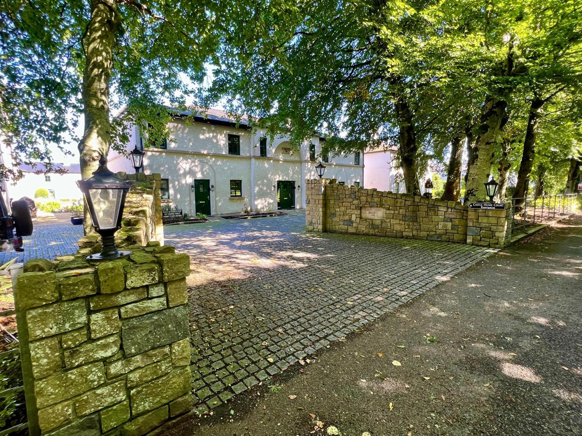 3 Castle Hume Court Holiday House Енискилен Екстериор снимка